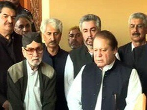 Nawaz Sharif with Attaullah Mengal